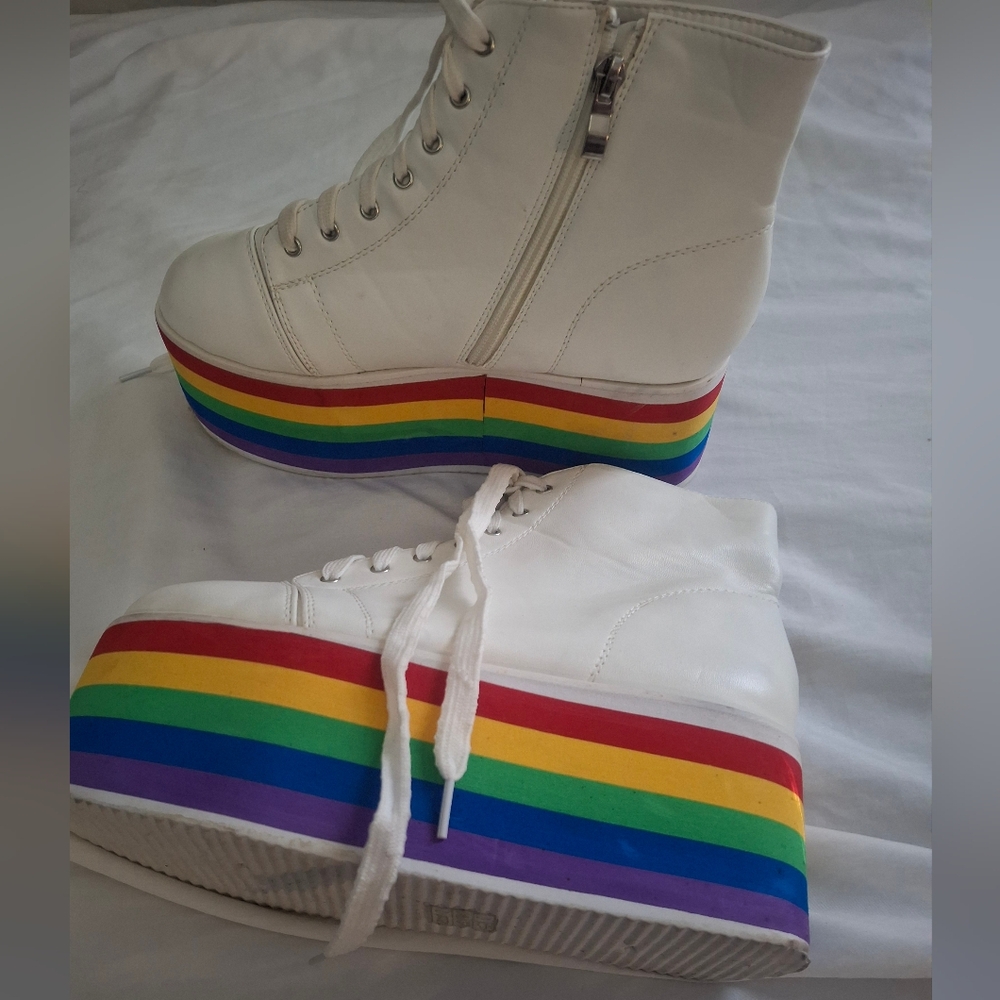 White and rainbow Platforms